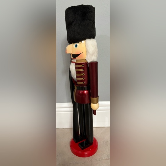 Christmas Classic Nutcracker Soldier Figurine 20” - Picture 8 of 12